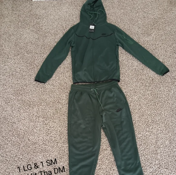 Nike Set - Picture 2 of 2